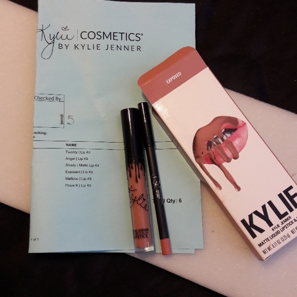 Kylie Jenner Matte Lip Kits - Picture 3 of 7